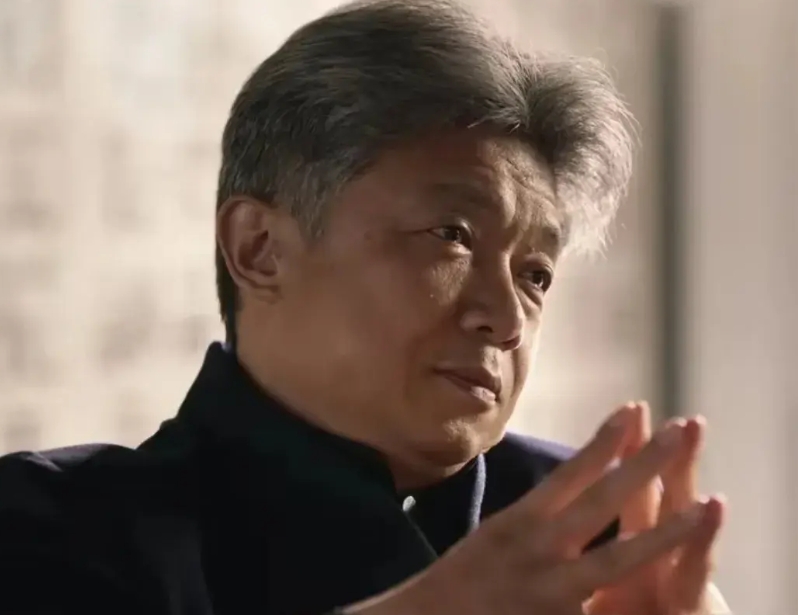 看到《护宝寻踪》里的赵佑林，你会不由自主地想到谁？
《护宝寻踪》里的赵佑林，明面