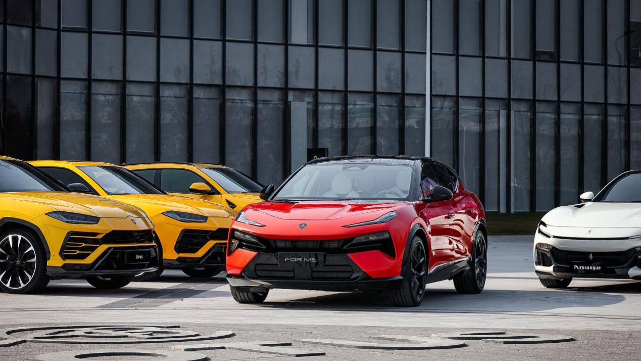 “杭州库里南”登顶后，“武汉小兰博”亮相，“300万内无人匹敌”？