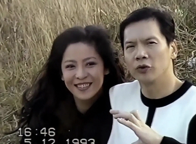 向太爆娱乐圈婚姻“潜规则”：肉体出轨不算事，这三点才是底线。

8月10日，向太