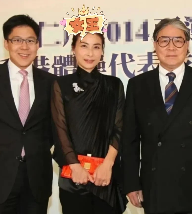 郭晶晶霍启刚的幸福秘诀











跳水皇后嫁入豪门？天呐，这简直是言