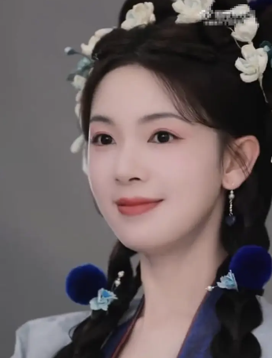 陈瑶紫色古装惊艳 歪头浅笑美到心坎
