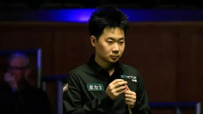 他又赢了！斯诺克世锦赛：赵心童104晋级下轮对手+比赛时间确定