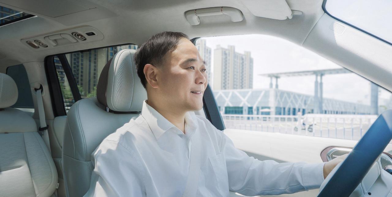李书福不放弃燃油车
5月27日，吉利董事长李书福表示，无论如何都不会放弃传统内燃