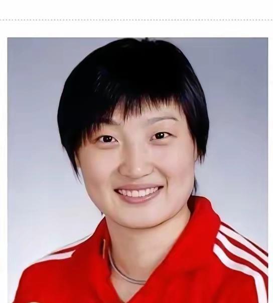 中国女排旗开得胜，每个人发挥都合格，都有那种初生牛犊不怕虎的气势，赞赏！泼点冷水