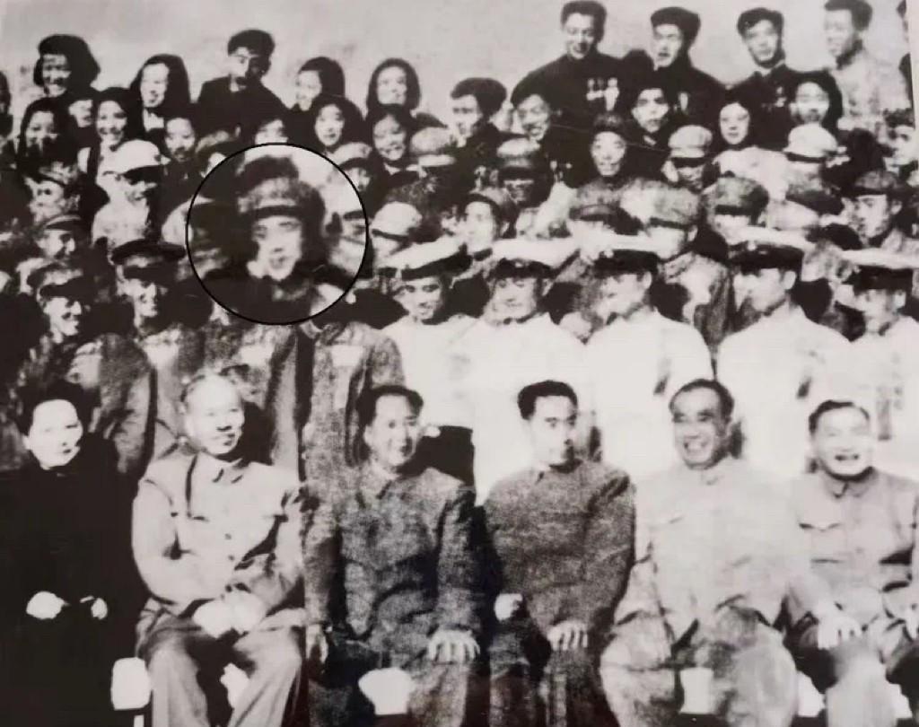 1955年9月28日，毛泽东、周恩来、刘少奇、朱德、宋庆龄、陈云等党和国家领导人