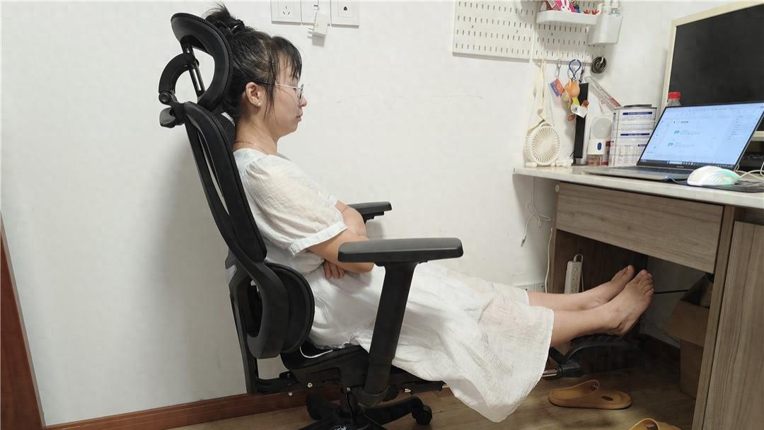 久坐躺平都舒适，夏草木 Fit2 人体工学椅使用体验