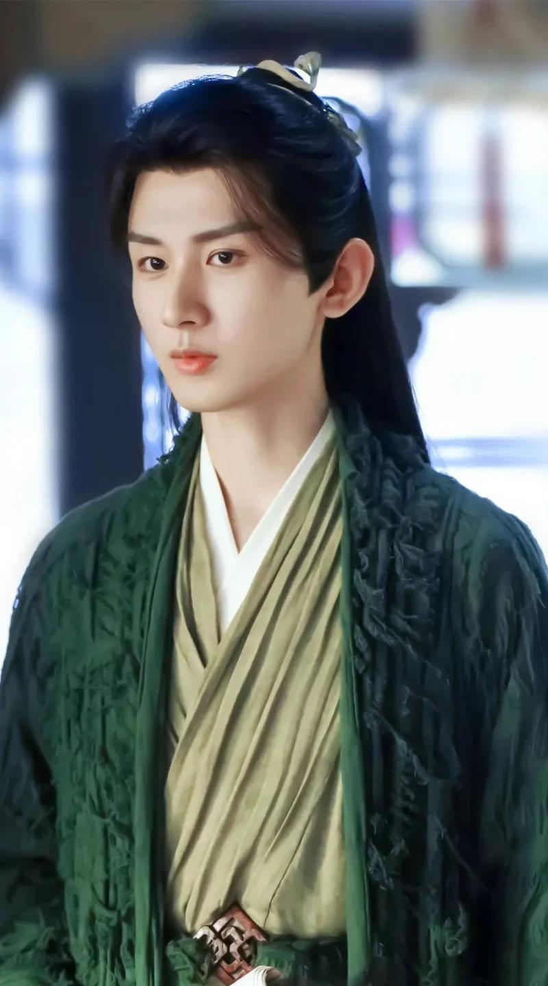 从成毅身上就能看出
什么叫演技是男人最好的医美
不是说成毅长得不好看，而是在他公