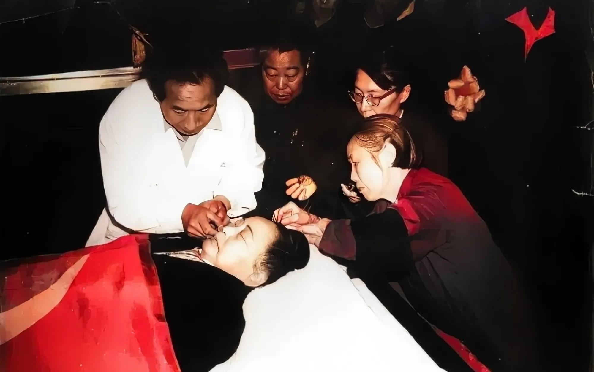 1981年5月29日，宋庆龄在北京与世长辞，享寿88岁。



平静的清晨，北京
