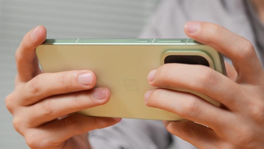 新鲜的！一加Ace6T游戏速测