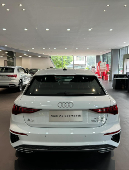 奥迪A3l开起来很颠簸
奥迪A3l开起来很颠簸，以前没有试驾，不知道开这车的车友