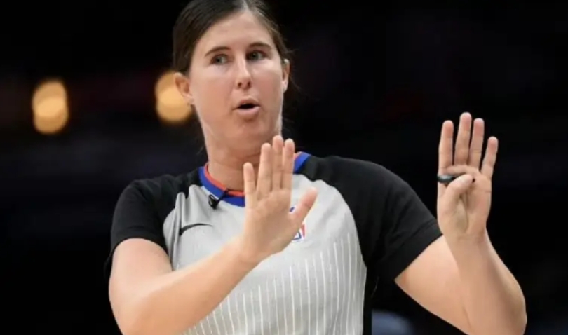 这个女裁判又挨骂了！

今天火箭加时不敌掘金的比赛赛后，主教练乌度卡在接受媒体采