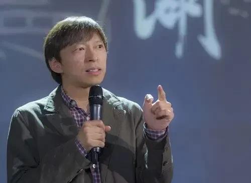 张朝阳，如果高考没有太失利的情况下，我不建议去再考验一年。有个大学上就行了，上完