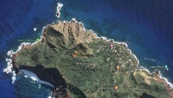 1789年九名士兵叛逃孤岛，为了抢女人消灭土著男人，留下罪恶习俗