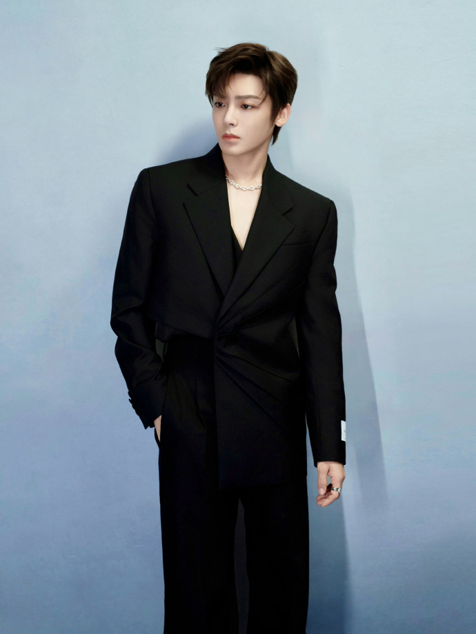 侯明昊为香港捐款100万元
愿平安