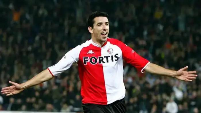 经常上演帽子戏法的荷兰前锋罗伊·马凯，职业生涯成就有多厉害？