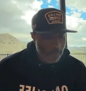 前NBA球员肯扬-马丁在今日的一档采访回击了格林。
马丁说道：“斯蒂芬-库里在没