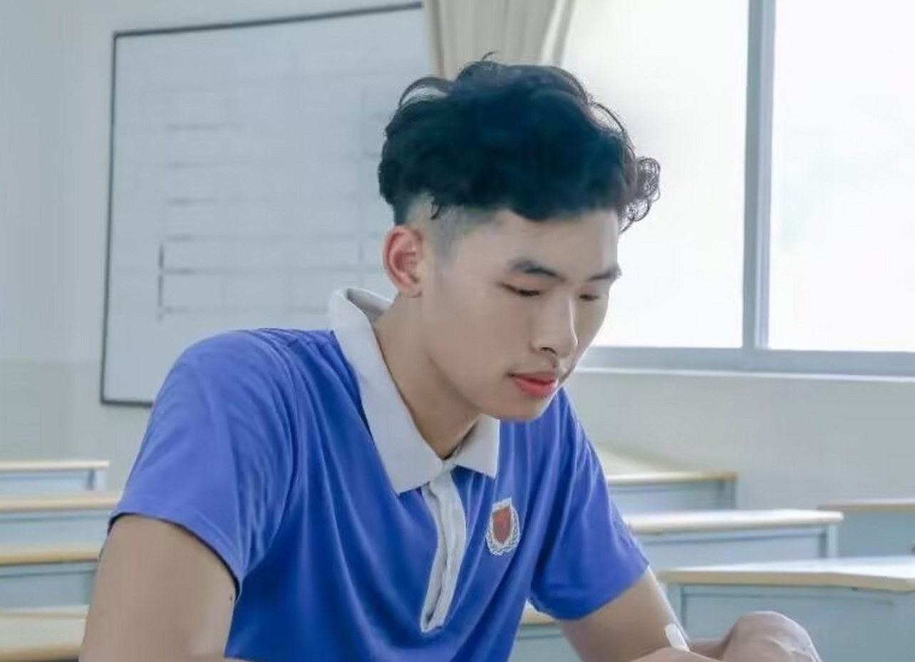 广东男篮放弃报价邹阳！
据福建媒体人透露：在获得CBA状元签后，福建男篮有可能选