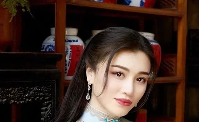 24岁葛天嫁偶像刘翔，结婚不到1年就离婚，如今36岁活的很惬意。