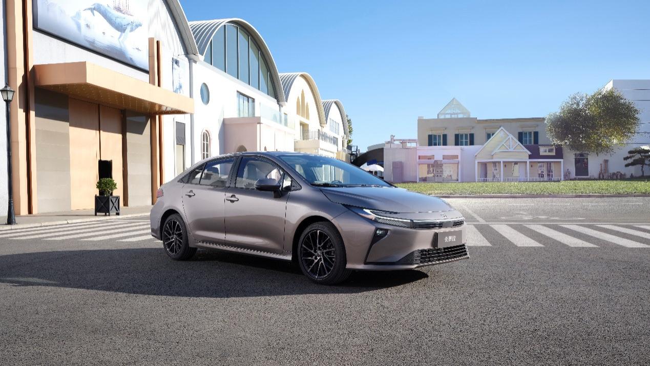 9.9万起售！混动卡罗拉杀入10万内，合资真掀桌儿了？