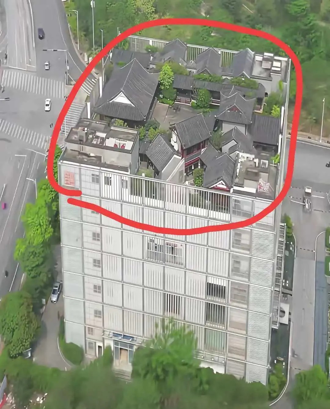 楼上建楼，少见