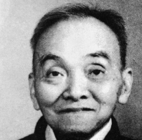1949年4月，被关押的国民党少将范纪曼腹痛难忍，提出去上厕所。谁料半天后，范纪