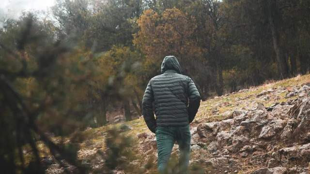 羽绒服，血战千元档