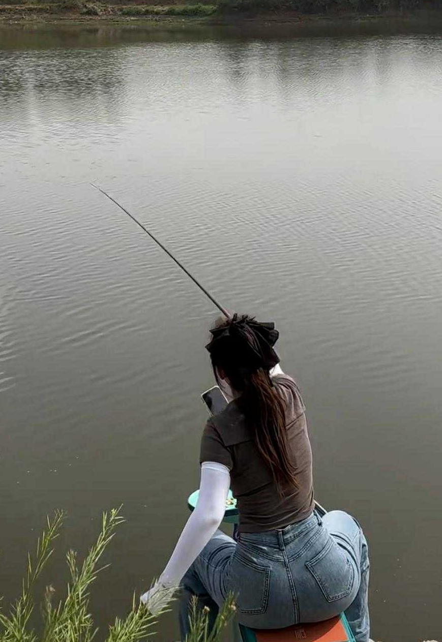 难怪邻居钓鱼劲头这么大！