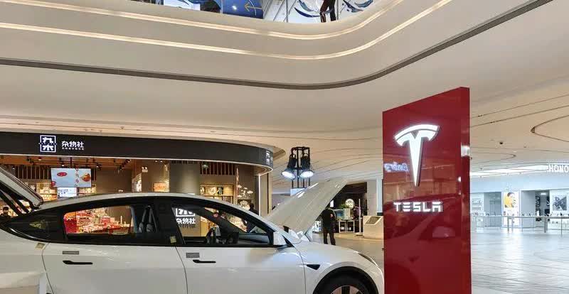 热点新闻分析五：
自动驾驶革命：特斯拉FSD无监督测试步入倒计时
特斯拉打算