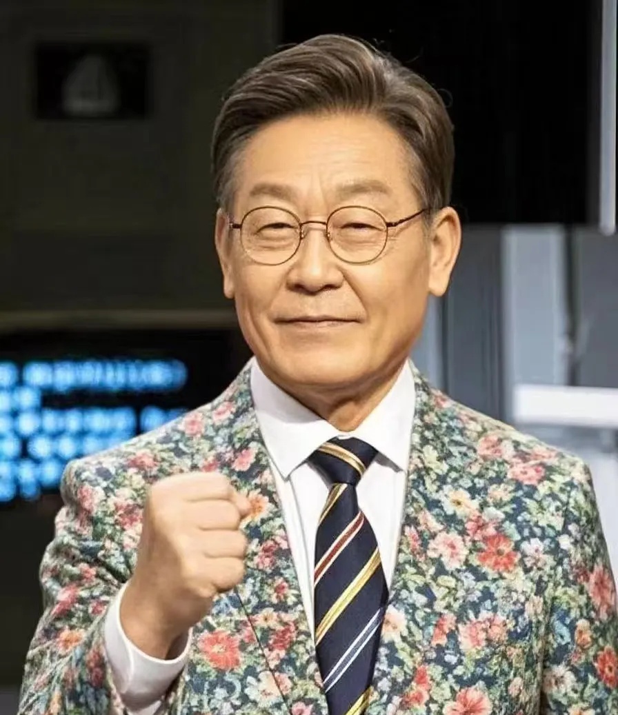 7月21日，韩国统一部发言人具炳衫公开表示，韩国正在研究改善对朝关系的具体方案，