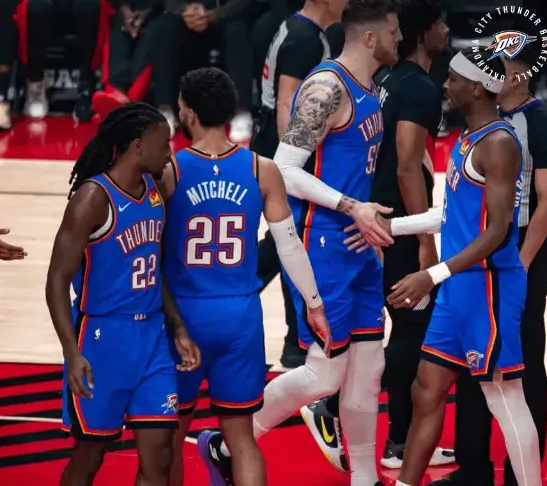 NBA常规赛，雷霆119-121不敌开拓者。
赛后雷霆主帅马克-戴格诺特在接受记