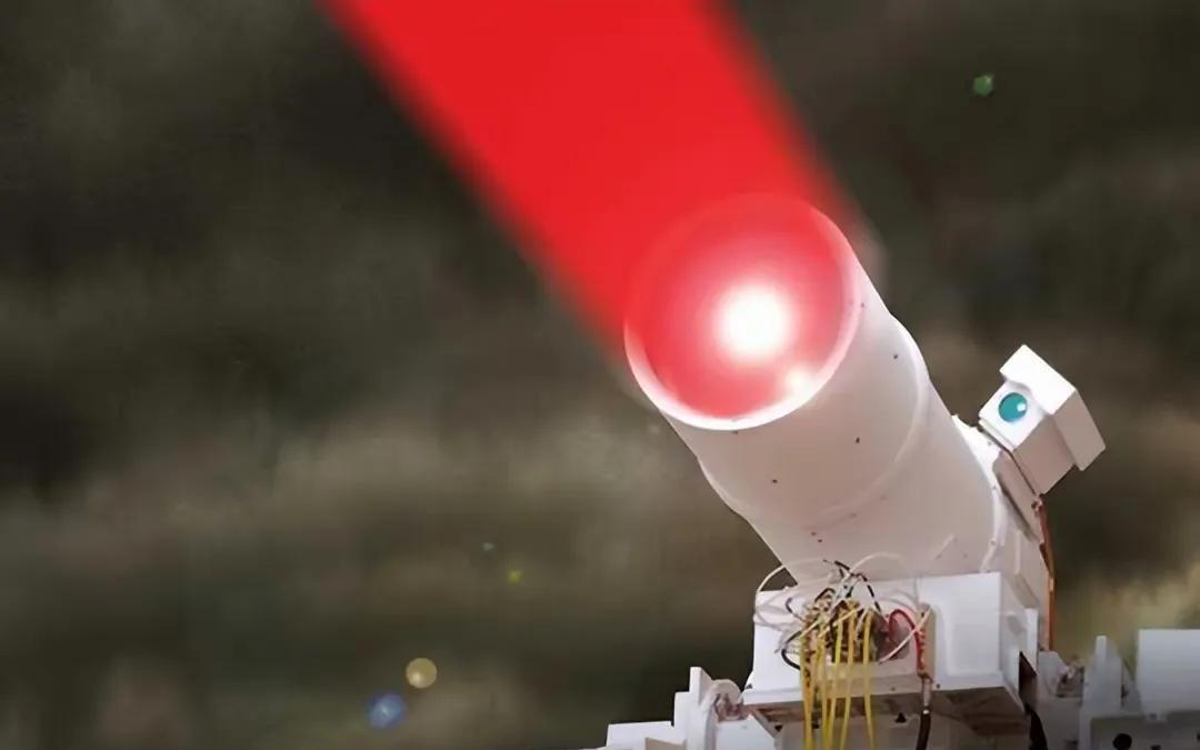以色列在全球将激光武器率先投入实战！
5月28日，以色列使用激光武器对胡塞武装发