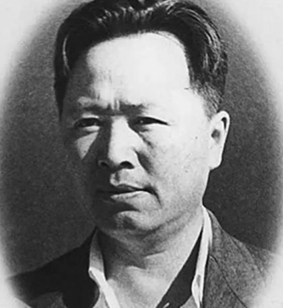 陈龙将军三次婚姻：原配怕吃苦，继室被捕，与第三任妻子白头偕老
“老陈，新疆那边又