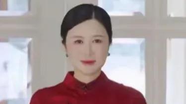 徐州高铁站偶遇，张纪中妻子真人现身，与网图判若两人