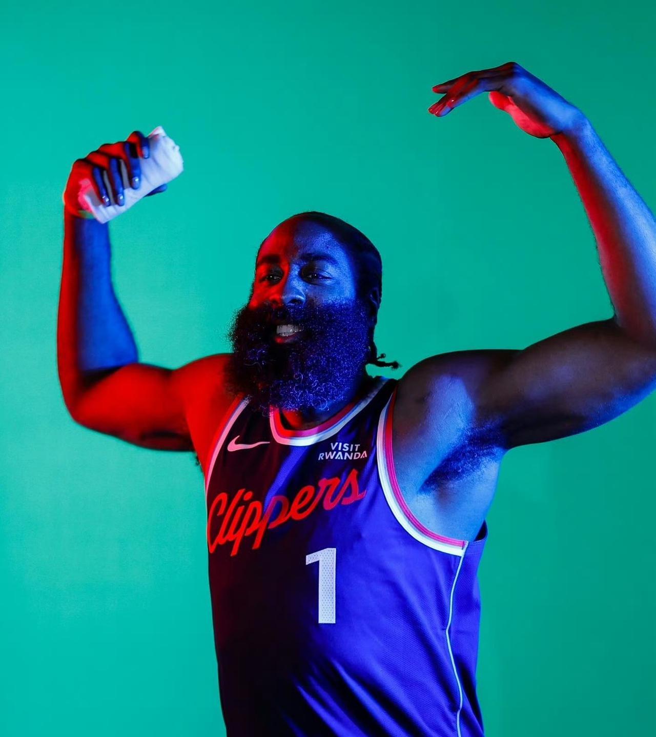 #NBA冷知识系列# 
你知道NBA什么时候开始有了三分球吗？
你知道谁的三分球