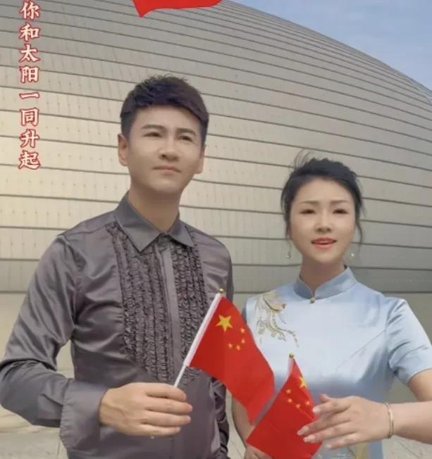 网友呼吁徐罗组合禁止唱红歌
鉴于徐子崴、罗姣组合演唱时的不雅行为，不少网友呼吁有