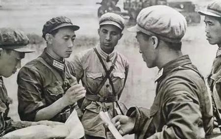 1961年11月22日凌晨，在金三角地区的国民党将领，残军师长蒙宝业正在睡觉。突