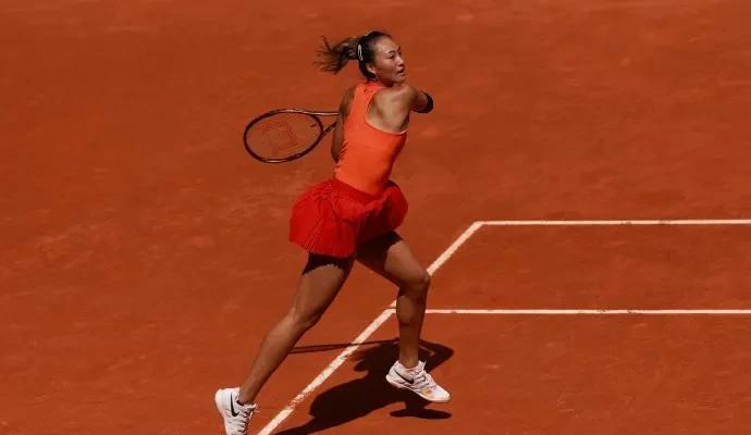 王右王左双双落败，郑钦文单骑闯关
2025年WTA1000赛罗马站，中国金花王欣