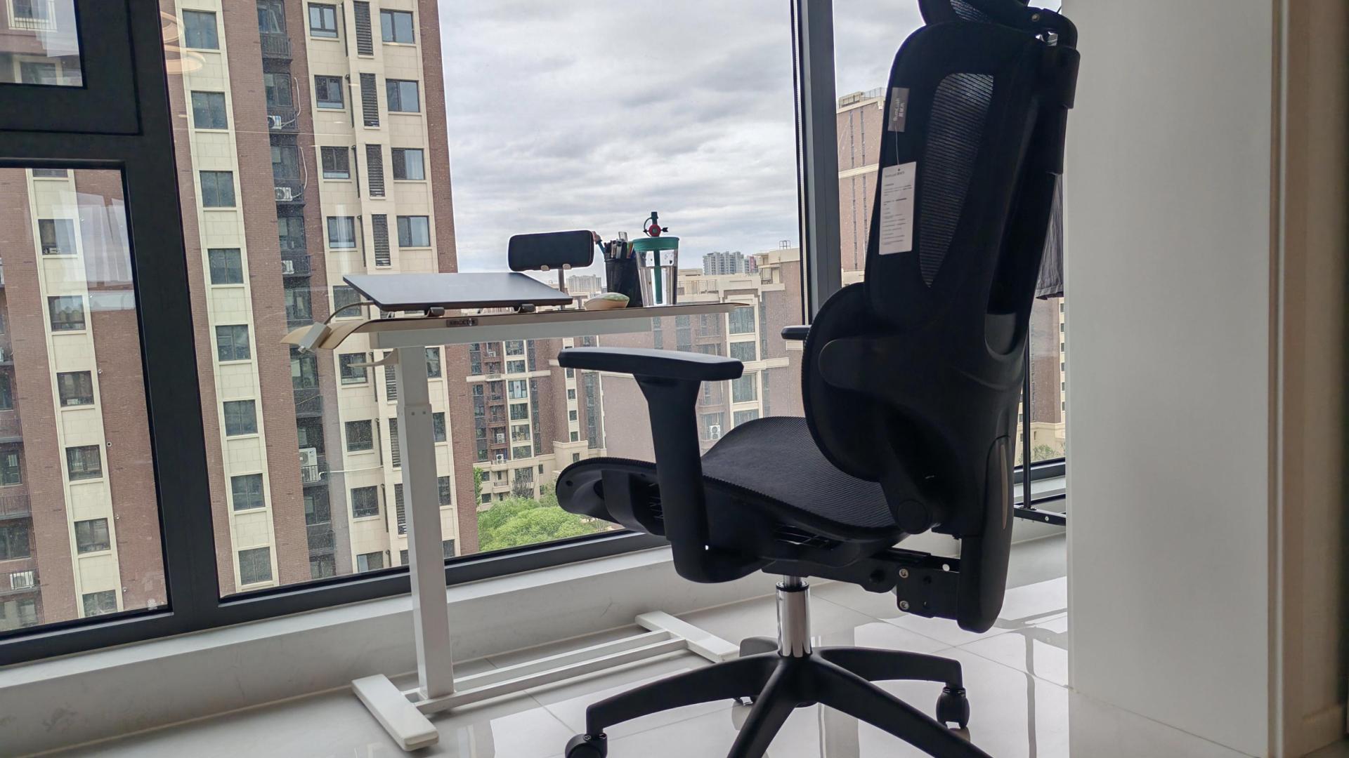 夏草木Fit人体工学椅：让久坐也能更舒适