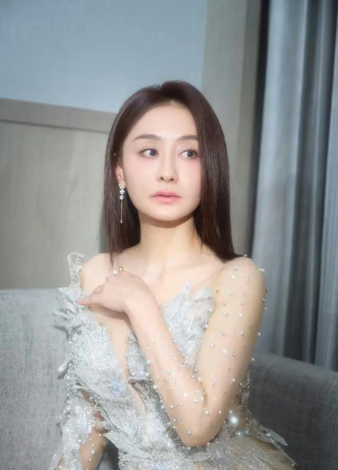 陈德容破罐子破摔了
真不怪大家骂你啊
前一秒还在网上发文道歉，态度诚恳，我会好好