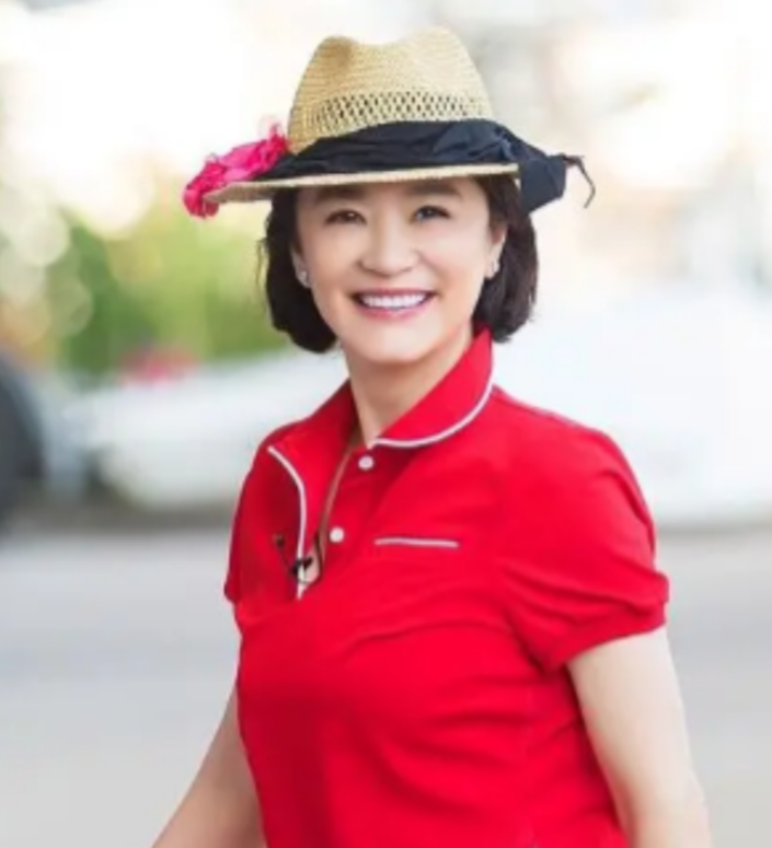 “就算给我500万年薪，我也要辞职，她实在是太难伺候了！”林青霞的私人厨师西蒙十