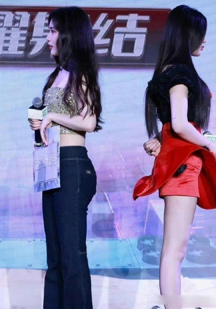 孟子义这腰臀比真的绝了，其她女的站她身边都会黯然失色 ​​​