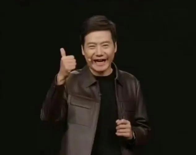 万万没想到，
在小米SU7 Ultra发布会上
最出圈的不是小米的车，
也不是雷