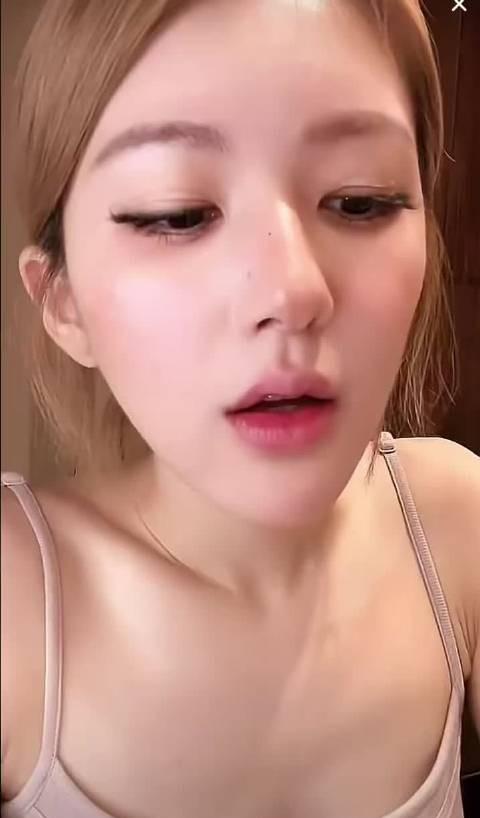 赵露思，哪有那么完美的人设，不想做花瓶，但她这十年她也是有努力变更好