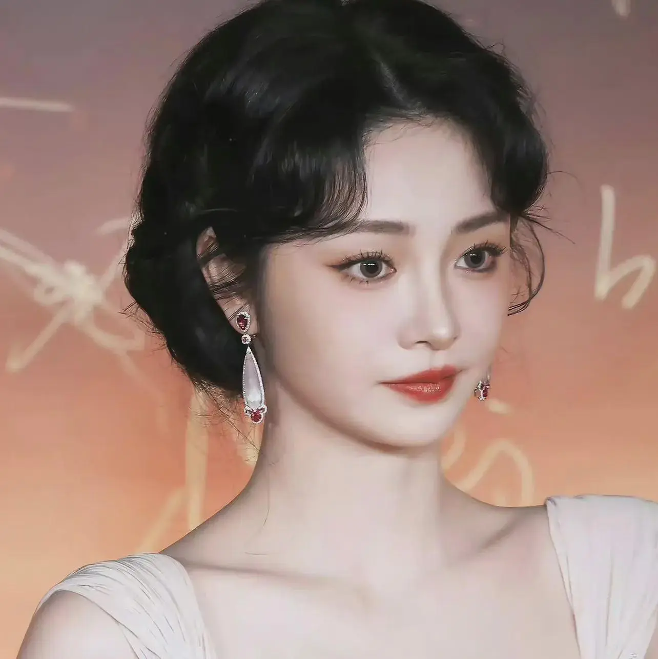 女星颜值美学PK，周洁琼虞书欣
