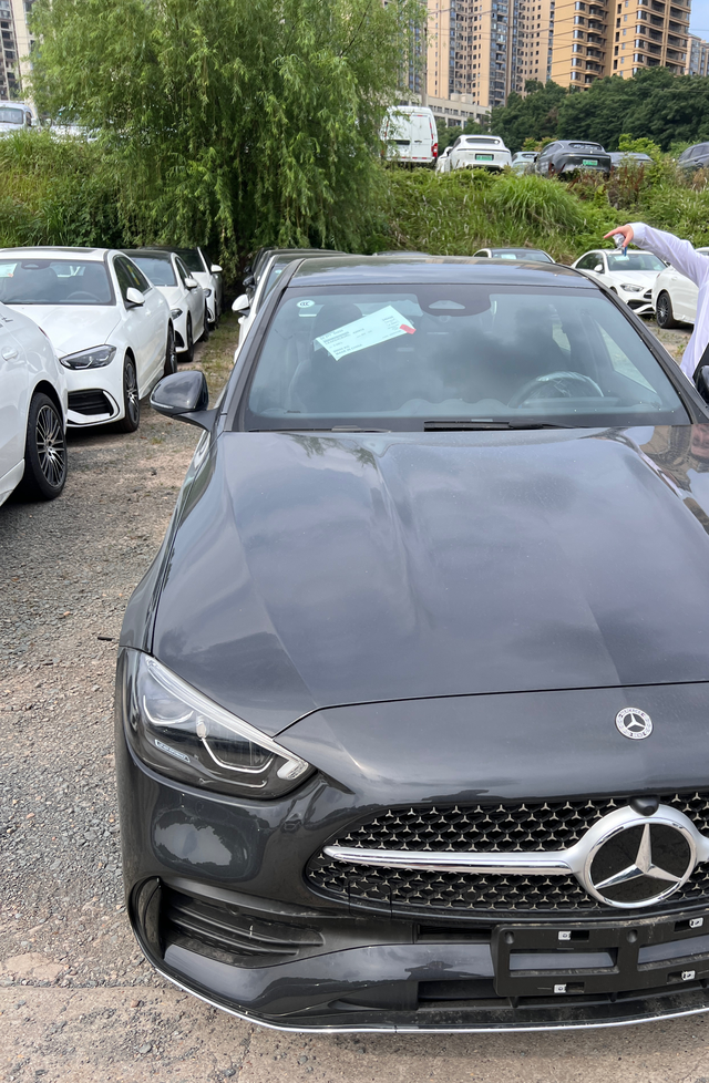 石墨灰c260l提车了
石墨灰c260l运动提车了，优惠11万落地28.4不含利