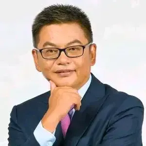 苏群预测西部常规赛最终排名，大家伙看合理吗：
1.雷霆队
2.掘金队
掘金队早已
