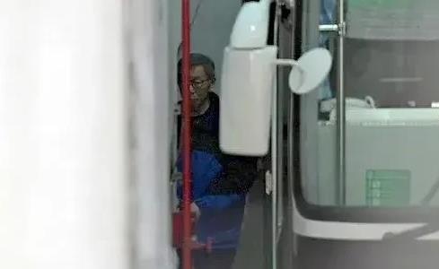 柯文哲今天下午在法庭上彻底发飙了，台北地方法院今天下午在柯文哲被台北地检署起诉后