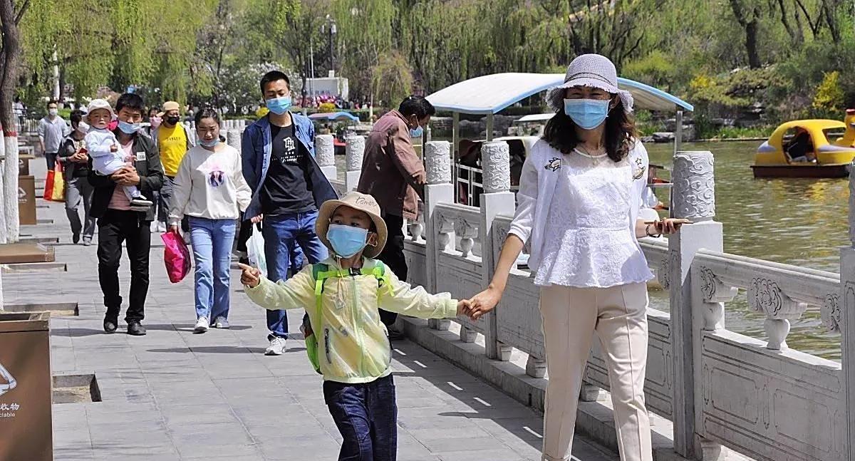 西宁，除了是一座理想的避暑胜地之外，同时也是一座孩子们撒欢度假、放飞心情、拥抱自