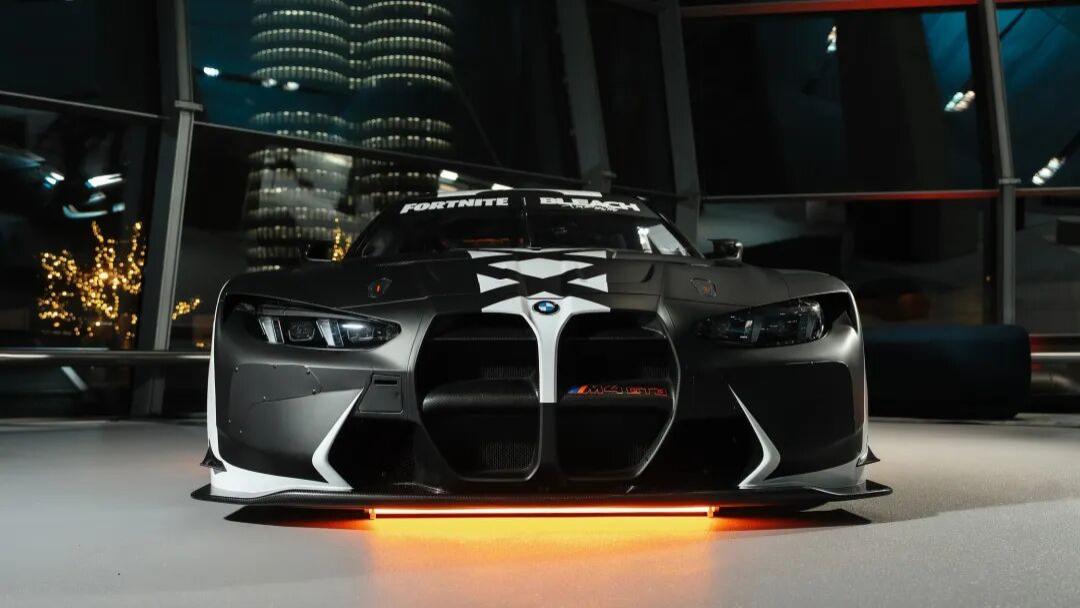 黑崎一护主题涂装的宝马M4 GT3 EVO登录《堡垒之夜》和《火箭联盟》