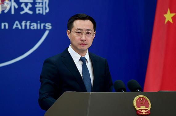 【美方称“中国正实施取代美国全球超级大国地位的长期战略”，外交部回应】7月18日